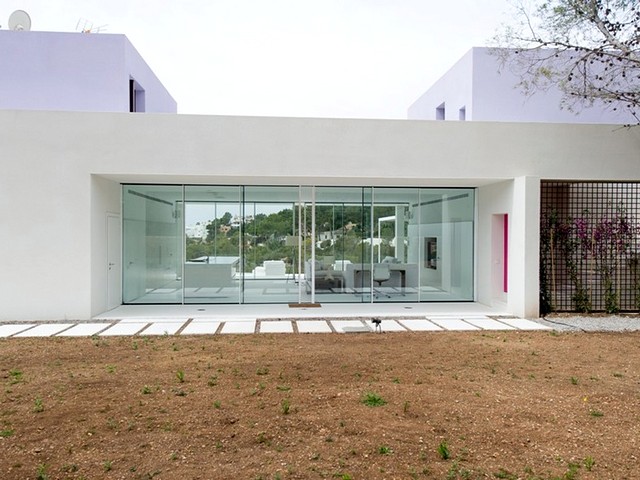 stylish villa to rent in spain